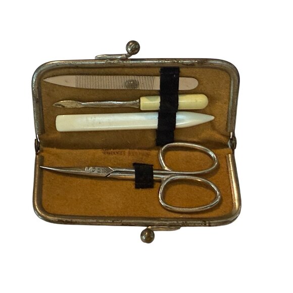 Vintage Germany Floral Needlepoint Leather Manicure Nail Grooming Travel KIT - Picture 4 of 6